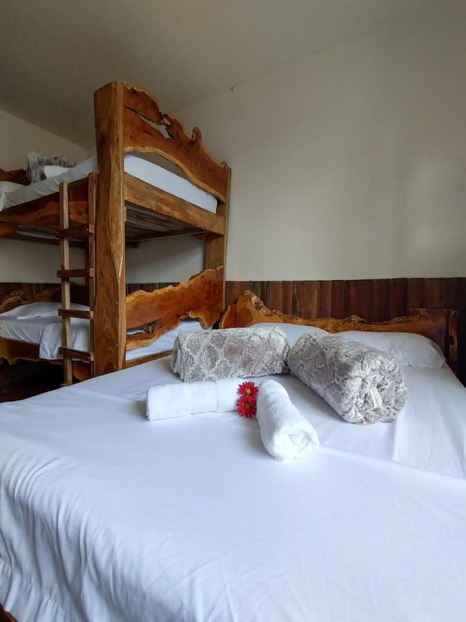 Hostal Casa Madrigal Hotel Filandia Bagian luar foto