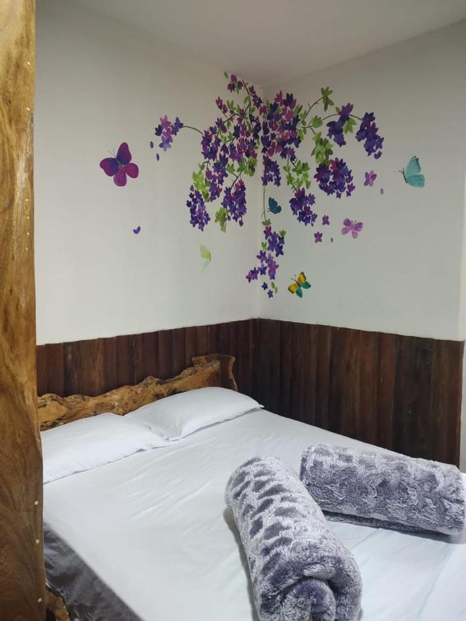 Hostal Casa Madrigal Hotel Filandia Bagian luar foto
