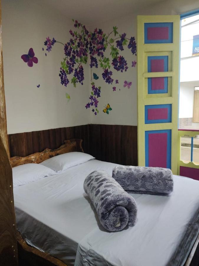 Hostal Casa Madrigal Hotel Filandia Bagian luar foto