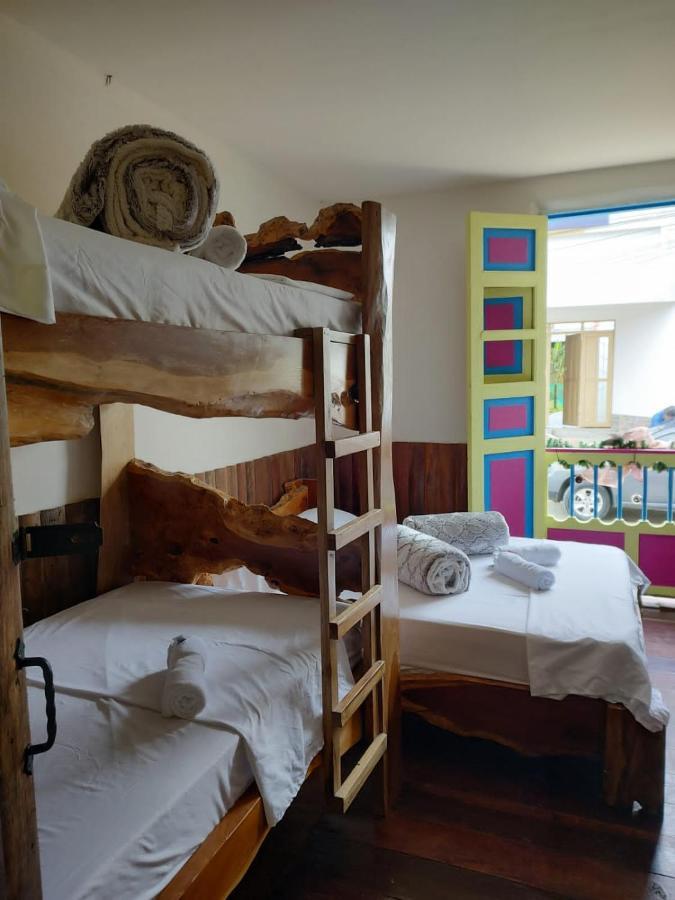 Hostal Casa Madrigal Hotel Filandia Bagian luar foto