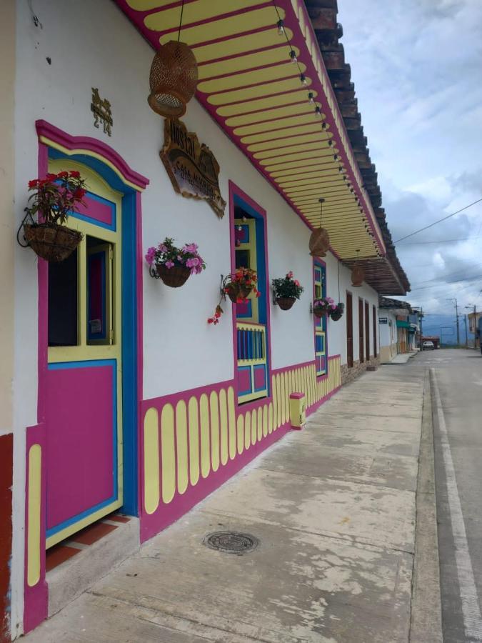 Hostal Casa Madrigal Hotel Filandia Bagian luar foto