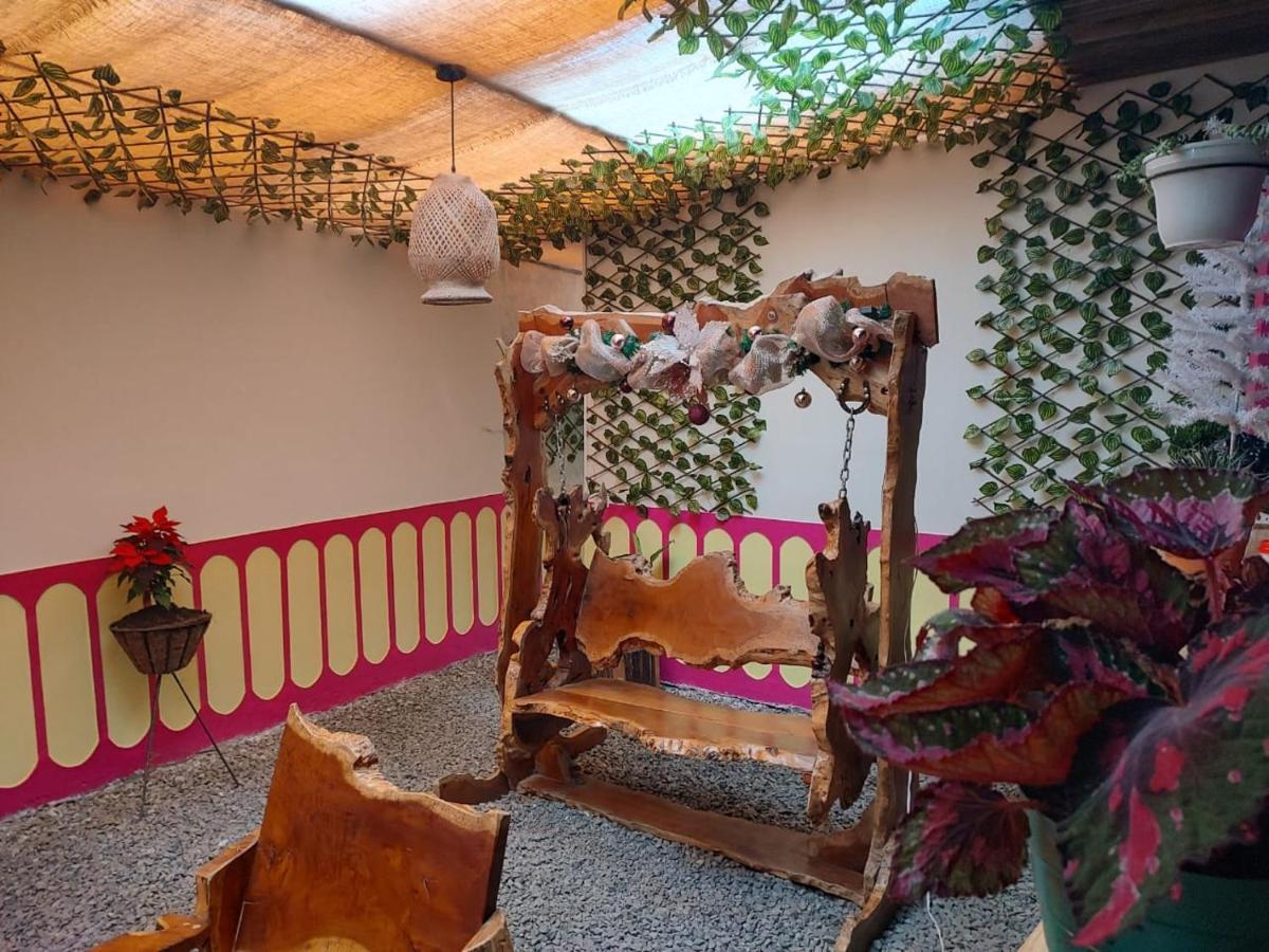 Hostal Casa Madrigal Hotel Filandia Bagian luar foto