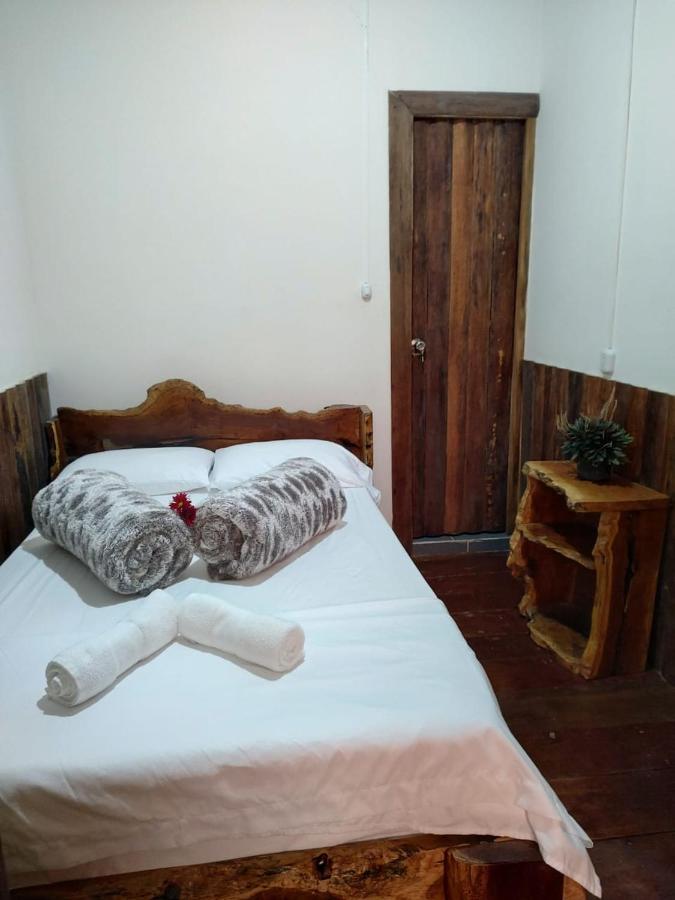 Hostal Casa Madrigal Hotel Filandia Bagian luar foto