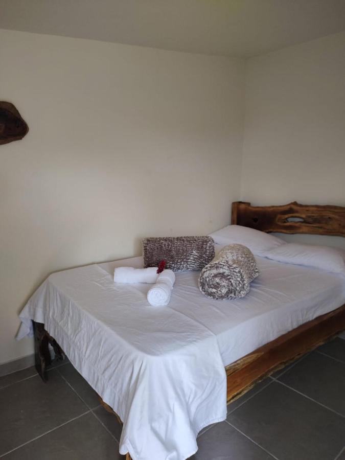 Hostal Casa Madrigal Hotel Filandia Bagian luar foto